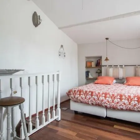 Charming Rooftop Guest house *